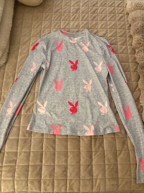 Women’s Long Sleeve Bunny Print Top - Gray with Pink & Red